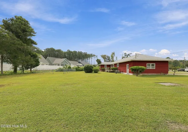 Photo 4 of Single family home for sale at 105 Sherwood Blvd, Beaufort, NC 28516 | MLS# 100609921 | Listing updated on 2026-10-19