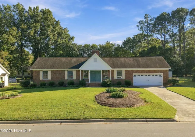 Photo 2 of Single family home for sale at 500 King Arthur Rd, Greenville, NC 27858 | MLS# 100609856 | Listing updated on 2026-10-26