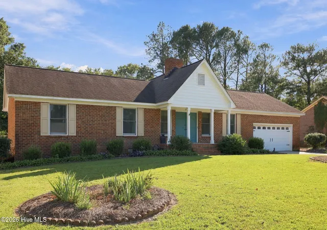Photo 3 of Single family home for sale at 500 King Arthur Rd, Greenville, NC 27858 | MLS# 100609856 | Listing updated on 2026-10-26