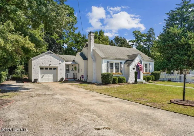 Photo 4 of Single family home for sale at 1109 Beech St, Goldsboro, NC 27530 | MLS# 100601996 | Listing updated on 2026-09-09