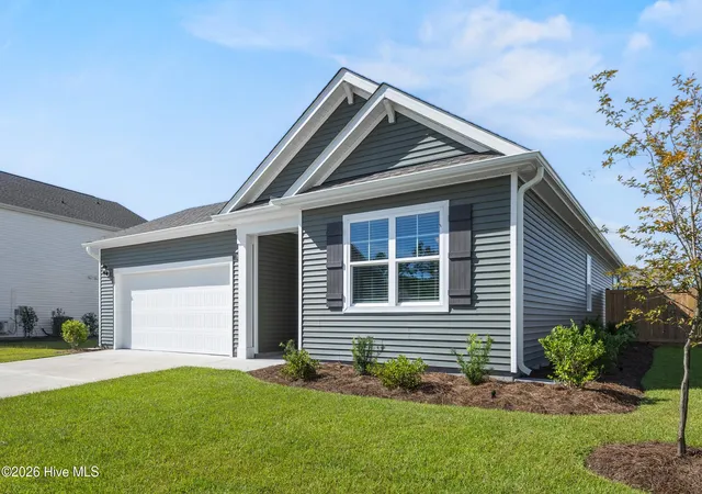 Photo 3 of Single family home for sale at 215 Whalebone Ave, Wilmington, NC 28411 | MLS# 100602708 | Listing updated on 2026-09-11