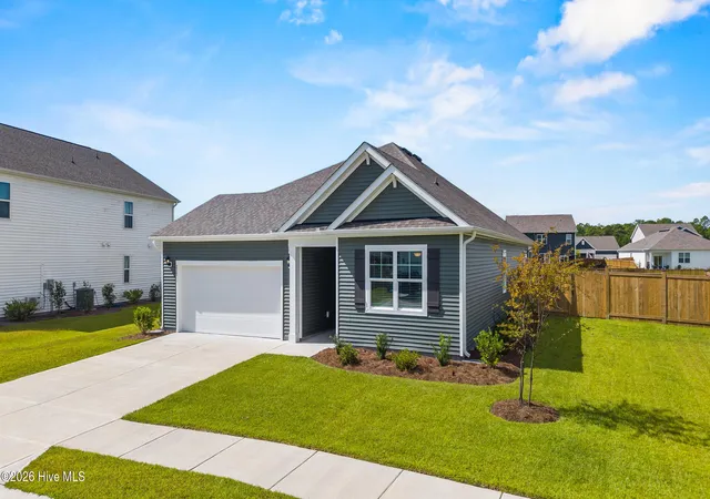 Photo 4 of Single family home for sale at 215 Whalebone Ave, Wilmington, NC 28411 | MLS# 100602708 | Listing updated on 2026-09-11