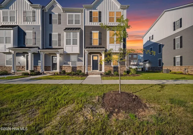 Townhouse for sale at 204 Oconnor St, Moyock, NC 27958 | MLS# 100602766