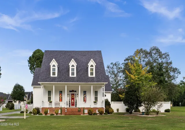 Single family home for sale at 305 Fox Ridge Rd, Warsaw, NC 28398 | MLS# 100604070