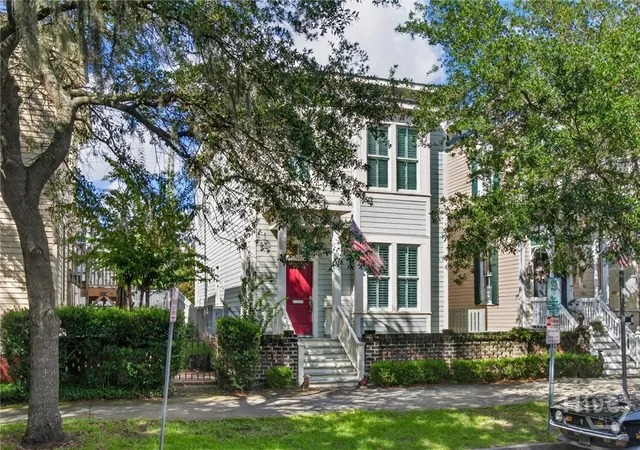 Photo 2 of Single family home for sale at 502 E Oglethorpe Ave, Savannah, GA 31401 | MLS# SA364018 | Listing updated on 2026-09-12
