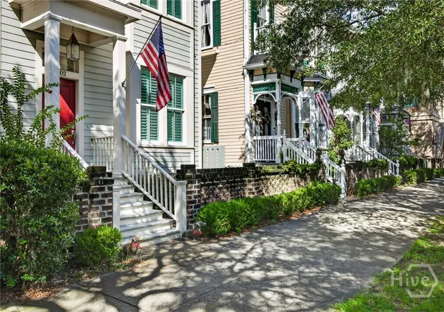 Photo 3 of Single family home for sale at 502 E Oglethorpe Ave, Savannah, GA 31401 | MLS# SA364018 | Listing updated on 2026-09-12
