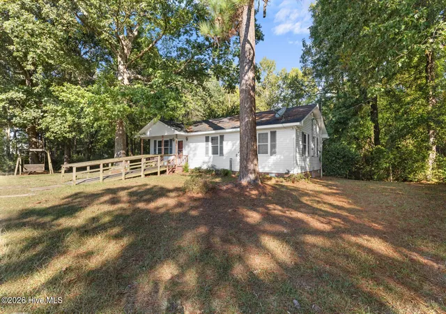 Photo 2 of Single family home for sale at 177 Quinn Store Rd, Beulaville, NC 28518 | MLS# 100610873 | Listing updated on 2026-10-16