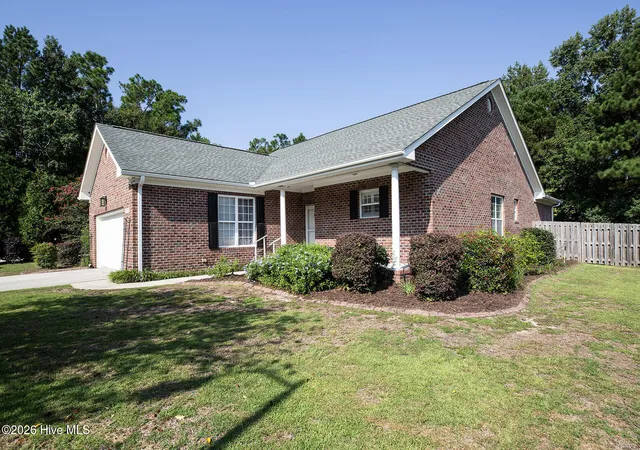 Photo 2 of Single family home for sale at 5017 Mako Dr, Wilmington, NC 28409 | MLS# 100602470 | Listing updated on 2026-09-10
