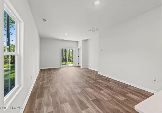 Photo 3 of Single family home for sale at 1033 Harbor Dr, Calabash, NC 28467 | MLS# 100601096 | Listing updated on 2026-09-13