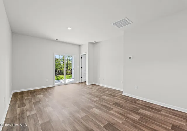 Photo 4 of Single family home for sale at 1033 Harbor Dr, Calabash, NC 28467 | MLS# 100601096 | Listing updated on 2026-09-13