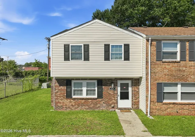 Photo 1 of Single family home for sale at 528 Myrtlewood Cir, Jacksonville, NC 28546 | MLS# 100602513 | Listing updated on 2026-09-10
