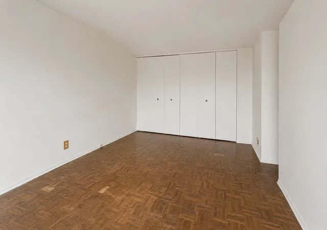 Photo 4 of House for sale at 555 Kappock St #16-A, New York City, NY 10463 | MLS# RLS11016326 | Listing updated on 2026-09-15