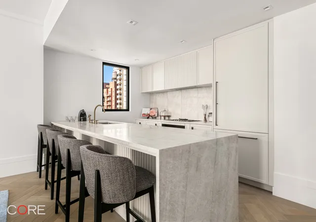 Listing Photo 1 - Condo for sale in building located at 310 E 86Th St, New York City, NY 10028 - Unit #20C