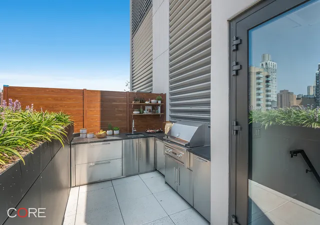 Listing Photo 1 - Condo for sale in building located at 310 E 86Th St, New York City, NY 10028 - Unit #PHB