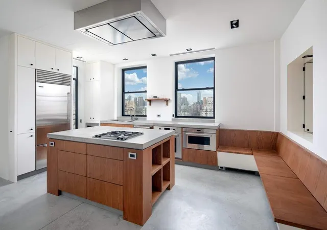 Photo 3 of Sale Pending at 784 Park Ave #PHC, New York City, NY 10021 | MLS# RLS10995367 | Listing updated on 2026-09-12