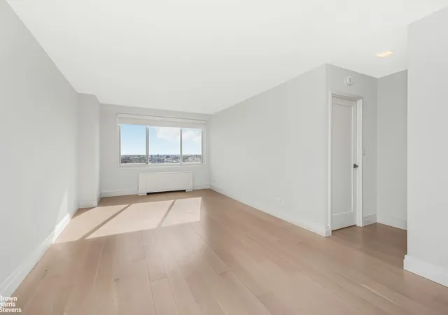 Photo 2 of Condo for sale at 3333 Henry Hudson Pkwy #23V, New York City, NY 10463 | MLS# RLS11021080 | Listing updated on 2026-10-07