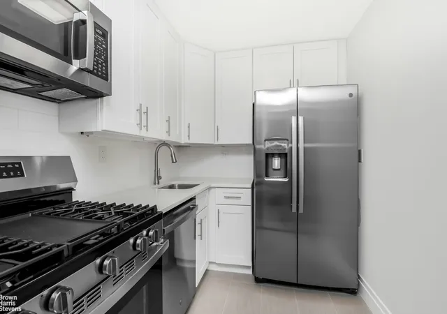 Photo 3 of Condo for sale at 3333 Henry Hudson Pkwy #23V, New York City, NY 10463 | MLS# RLS11021080 | Listing updated on 2026-10-07