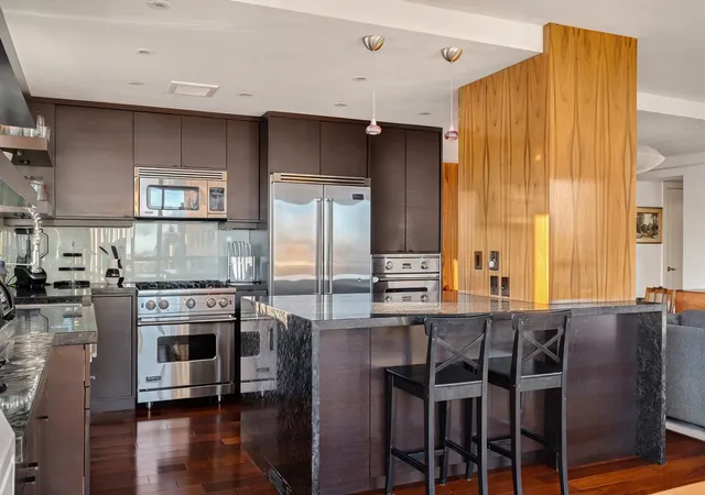 Photo 3 of House for sale at 190 E 72Nd St #34CD, New York City, NY 10021 | MLS# RLS11029971 | Listing updated on 2026-10-07