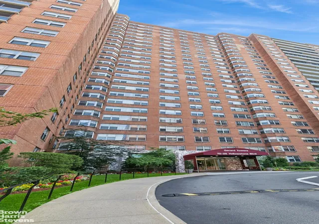 Photo 1 of Sale Pending at 70 25 Yellowstone Blvd #21R, Forest Hills, NY 11375 | MLS# RLS20031406 | Listing updated on 2026-09-02