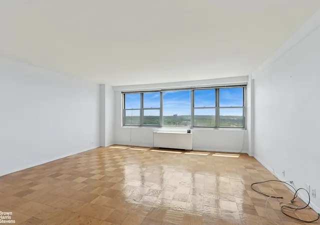 Photo 2 of Sale Pending at 70 25 Yellowstone Blvd #21R, Forest Hills, NY 11375 | MLS# RLS20031406 | Listing updated on 2026-09-02