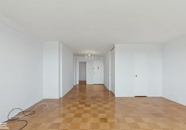 Photo 3 of Sale Pending at 70 25 Yellowstone Blvd #21R, Forest Hills, NY 11375 | MLS# RLS20031406 | Listing updated on 2026-09-02