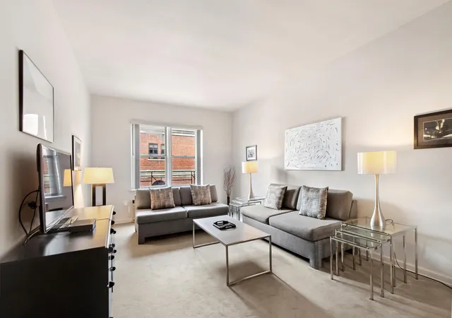 Photo 1 of Sale Pending at 530 E 84th St #5C, New York City, NY 10028 | MLS# RLS20034984 | Listing updated on 2026-09-19