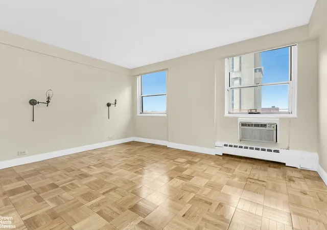 Photo 3 of Sale Pending at 1175 York Ave #PHB4, New York, NY 10065 | MLS# RLS20042413 | Listing updated on 2026-09-08