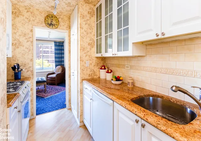 Photo 4 of Sale Pending at 530 E 72nd Street #9B, New York City, NY 10021 | MLS# RLS20047052 | Listing updated on 2026-09-17