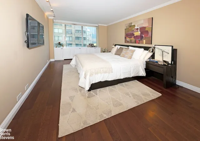 Photo 4 of House for sale at 61 W 62nd Street #6H, New York City, NY 10023 | MLS# RLS20048552 | Listing updated on 2026-09-03