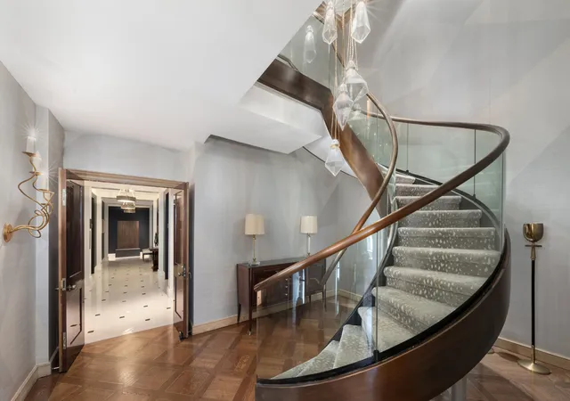 15 W 53rd St, 15 W 53rd St, New York City, NY 10019