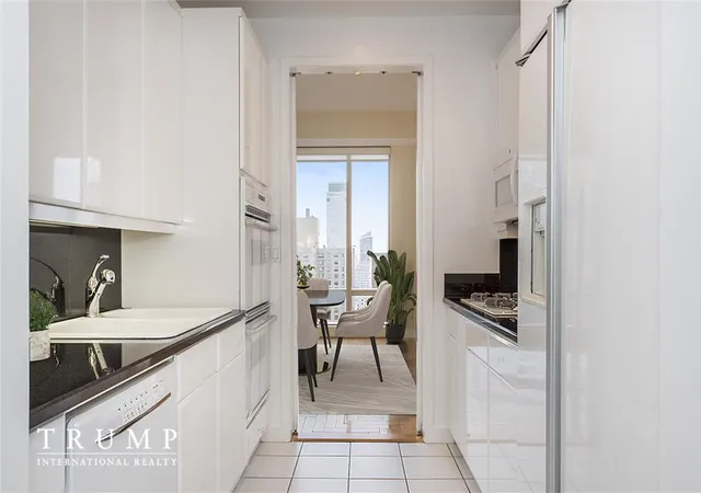 Photo 3 of House for sale at 1 Central Park W #32-F, New York, NY 10023 | MLS# RLS20054203 | Listing updated on 2026-10-06