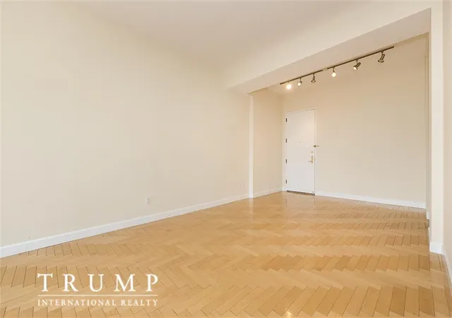 Photo 4 of House for sale at 1 Central Park W #32-F, New York, NY 10023 | MLS# RLS20054203 | Listing updated on 2026-10-06