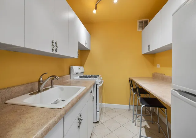 Photo 3 of Sale Pending at 160 W End Ave #8-C, New York, NY 10023 | MLS# RLS20057412 | Listing updated on 2026-09-02