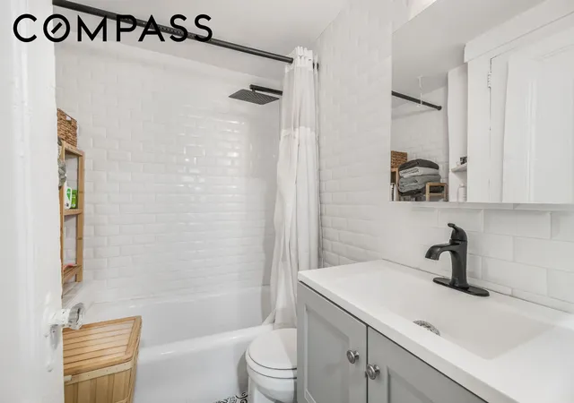 Photo 3 of Condo for sale at 5 Charles St #1F, New York City, NY 10014 | MLS# RLS20057596 | Listing updated on 2026-08-31