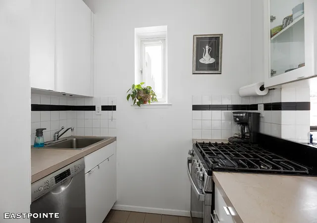 Photo 3 of Sale Pending at 252 W 20th Street #5A, New York, NY 10011 | MLS# RLS20057723 | Listing updated on 2026-09-03