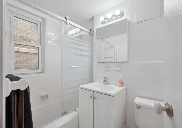 Photo 4 of House for sale at 321 E 45Th St #11H, New York City, NY 10017 | MLS# RLS20058229 | Listing updated on 2026-08-30