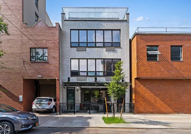 Photo 4 of Sale Pending at 5-12 51st Avenue #2-A, New York City, NY 11101 | MLS# RLS20062900 | Listing updated on 2026-09-30