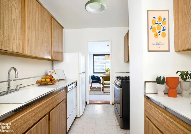 Photo 4 of Sale Pending at 530 E 72nd Street #16B, New York City, NY 10021 | MLS# RLS20065911 | Listing updated on 2026-09-24