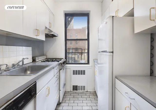 Photo 3 of House for sale at 50 E 8th Street #5W, New York City, NY 10003 | MLS# RLS20066469 | Listing updated on 2026-08-30