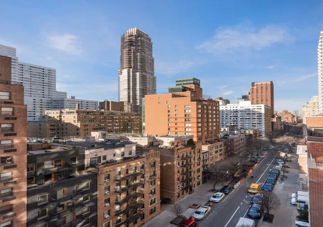 Photo 4 of Sale Pending at 233 E 70th Street #14R, New York City, NY 10021 | MLS# RLS20067541 | Listing updated on 2026-09-24