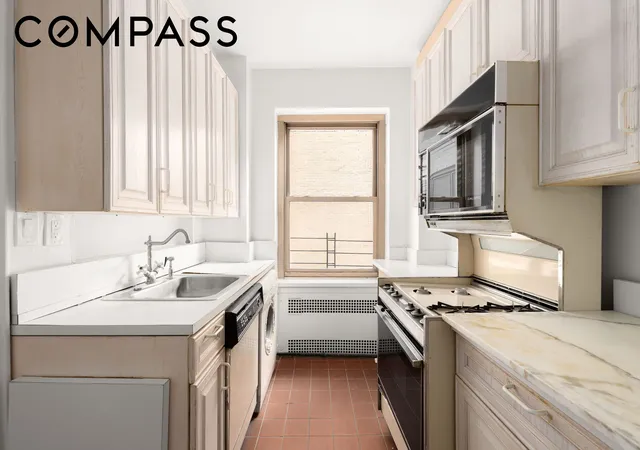 Photo 3 of Sale Pending at 710 Park Ave #4A, New York, NY 10021 | MLS# RLS20068458 | Listing updated on 2026-09-23