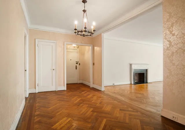 Photo 4 of Sale Pending at 262 Central Park W #4F, New York City, NY 10024 | MLS# RLS20071023 | Listing updated on 2026-09-22