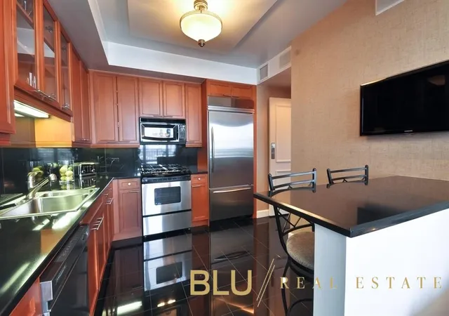 Photo 3 of Condo for sale at 220 Riverside Blvd #16-L, New York, NY 10069 | MLS# RLS20071093 | Listing updated on 2026-09-22