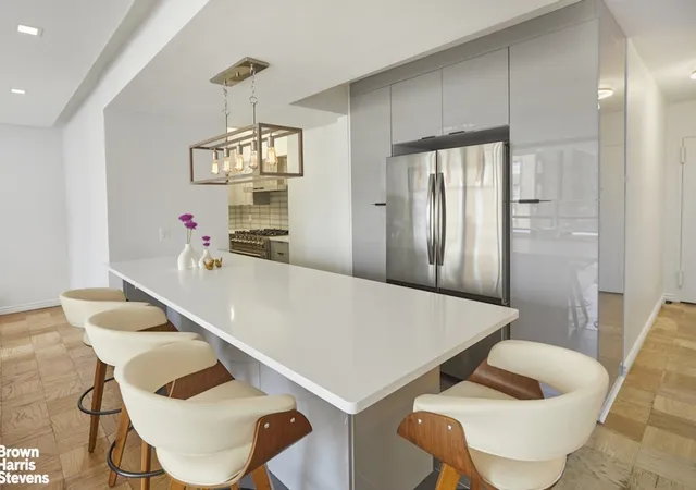Photo 2 of Sale Pending at 870 United Nations Plz #8C, New York, NY 10017 | MLS# RLS20071348 | Listing updated on 2026-10-07