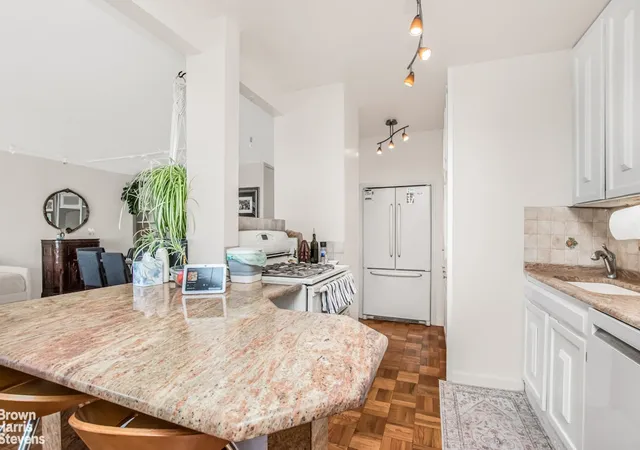 Listing Photo 5 - Condo for sale in The Winston Churchill located at 2500 Johnson Ave, New York, NY 10463 - Unit #5F