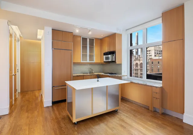 Photo 4 of House for sale at 188 E 70th Street #11D, New York, NY 10021 | MLS# RLS20072884 | Listing updated on 2026-09-11