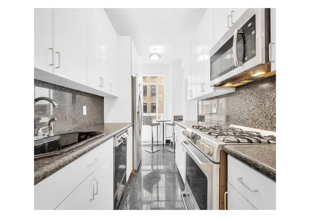 Photo 1 of Sale Pending at 25 Central Park W #4W, New York City, NY 10023 | MLS# RLS20073977 | Listing updated on 2026-09-23