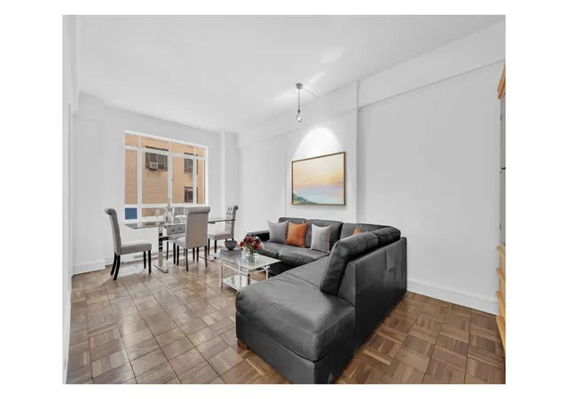 Photo 2 of Sale Pending at 25 Central Park W #4W, New York City, NY 10023 | MLS# RLS20073977 | Listing updated on 2026-09-23
