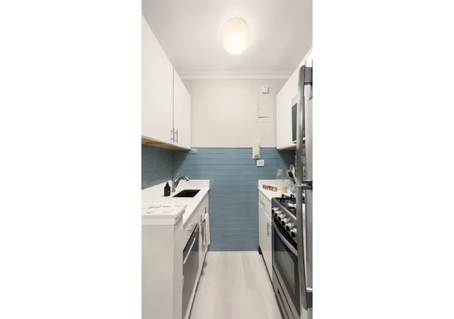 Photo 3 of Sale Pending at 301 E 63rd Street #2K, New York, NY 10065 | MLS# RLS20074005 | Listing updated on 2026-09-05