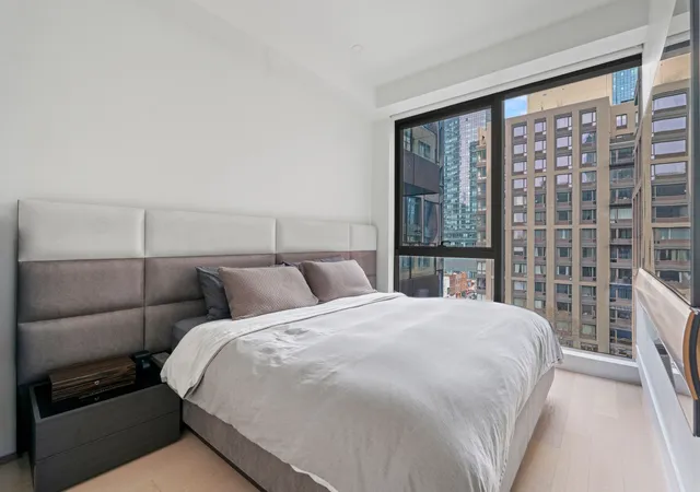 Photo 2 of Condo for sale at 5 Court Sq #7-G, Long Island City, NY 11101 | MLS# RLS20074909 | Listing updated on 2026-09-08
